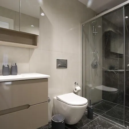 Urban Oasis 16th Floor Penthouse, Center, Free Private Parking * Скоп'є