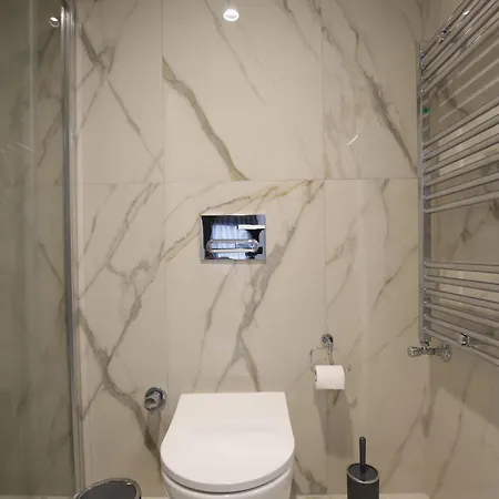 Urban Oasis 16th Floor Penthouse, Center, Free Private Parking