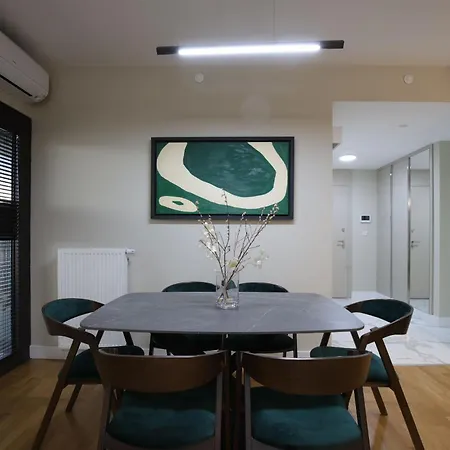 Urban Oasis 16th Floor Penthouse, Center, Free Private Parking Daire