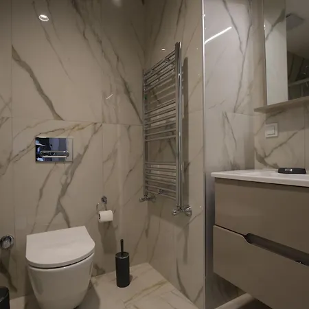 Daire Urban Oasis 16th Floor Penthouse, Center, Free Private Parking *