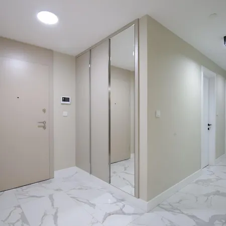 Urban Oasis 16th Floor Penthouse, Center, Free Private Parking Üsküp