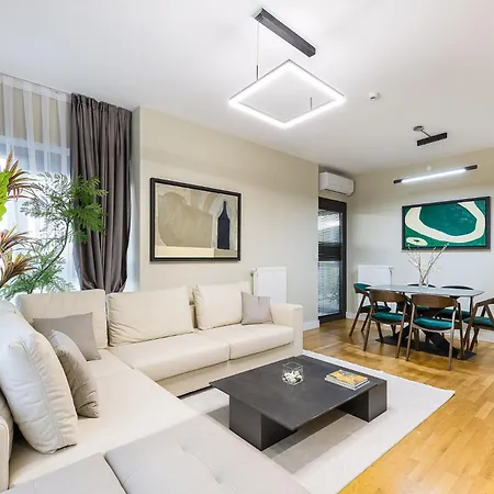 Urban Oasis 16th Floor Penthouse, Center, Free Private Parking