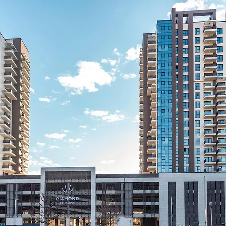 Urban Oasis 16th Floor Penthouse, Center, Free Private Parking Daire