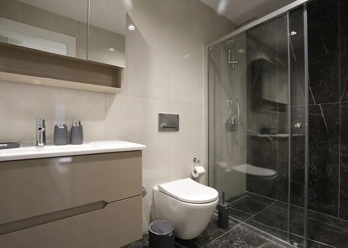 Urban Oasis 16th Floor Penthouse, Center, Free Private Parking * Skopje