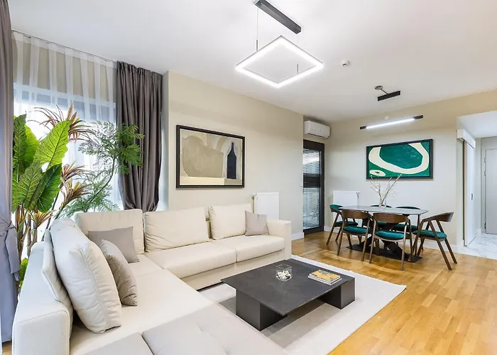 Urban Oasis 16th Floor Penthouse, Center, Free Private Parking